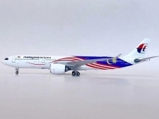 45652_phoenix-models-11926-airbus-a330-900neo-malaysia-airlines-9m-mng-xeb-205888_0.jpg