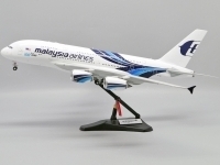 44988_jc-wings-xx20058-airbus-a380-malaysia-airlines-100th-a380-9m-mnf-xbd-201219_9.jpg