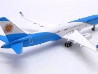 45228_jc-wings-lh4357-boeing-757-200-argentina-air-force-arg-01-x8a-195883_2.jpg