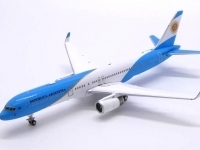 45228_jc-wings-lh4357-boeing-757-200-argentina-air-force-arg-01-xd7-195883_0.jpg