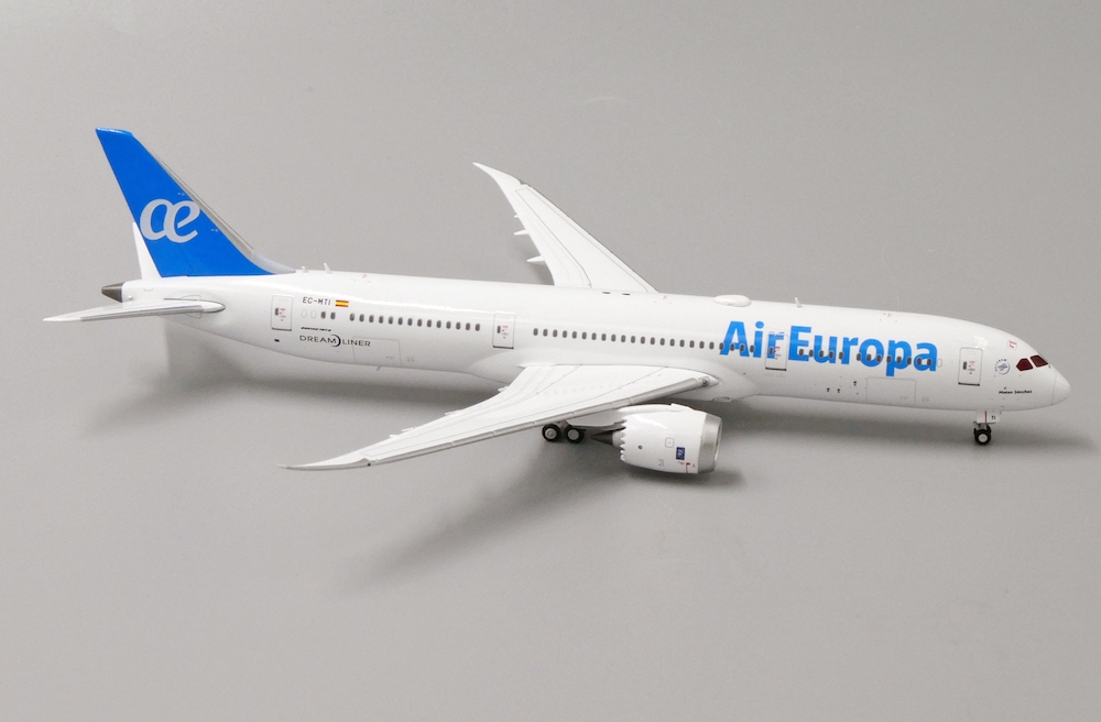42625_jc-wings-xx4053-boeing-787-9-dreamliner-air-europa-ec-mti-x6b-187303_1.jpg