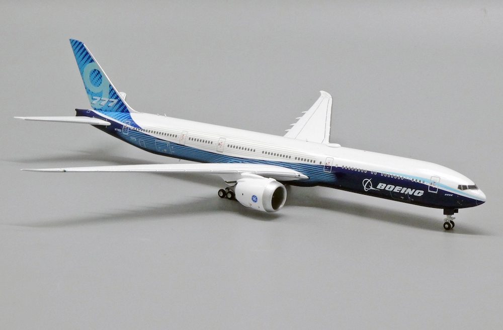42639_jc-wings-lh4161-boeing-777-9x-boeing-company-house-color-n779xx-x85-187932_2.jpg