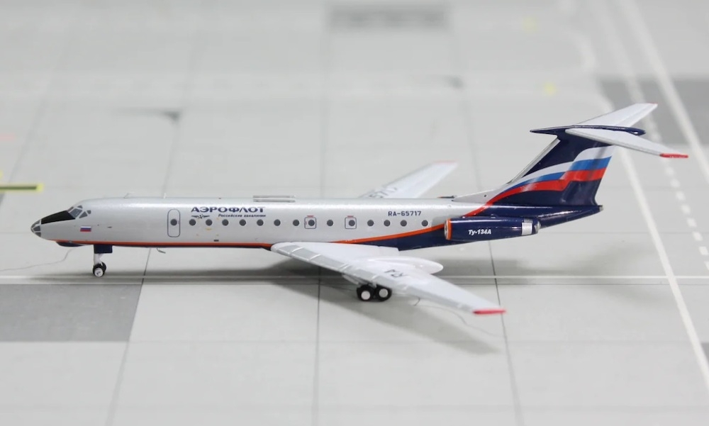 42854_panda-model-202215-tupolev-tu134a-3-aeroflot-russian-airlines-ra-65717-xde-189764_0.jpg