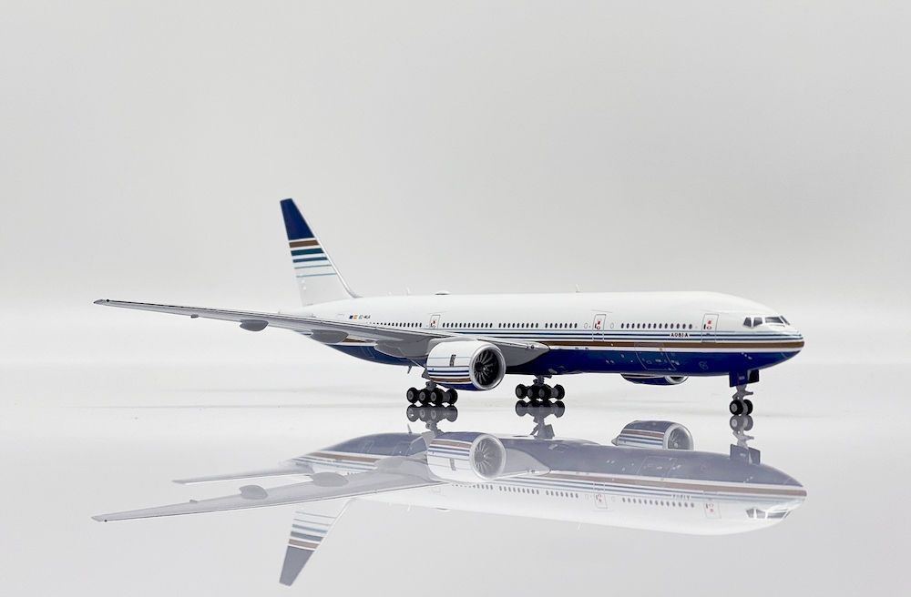 43994_jc-wings-xx40058-boeing-777-200er-privilege-style-ec-mua-xaf-195885_10.jpg
