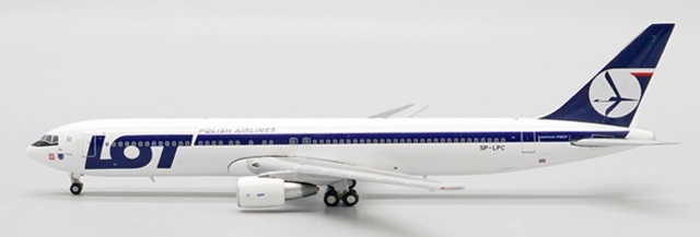 44829_jc-wings-xx40056-boeing-767-300er-lot-polish-airlines-belly-landing-sp-lpc-x49-200085_0.jpg