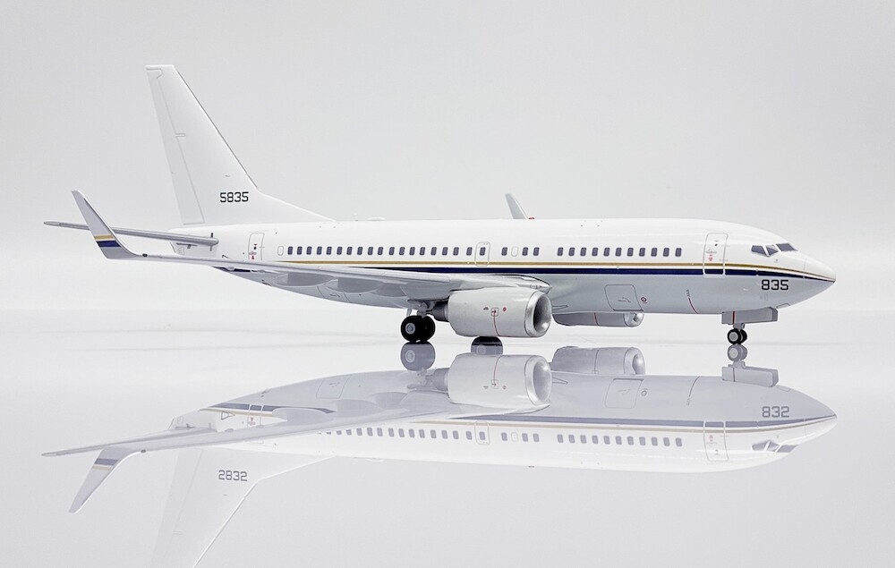 44995_jc-wings-xx20278-boeing-737-700-c40a-clipper-us-navy-165835-xda-201229_6.jpg