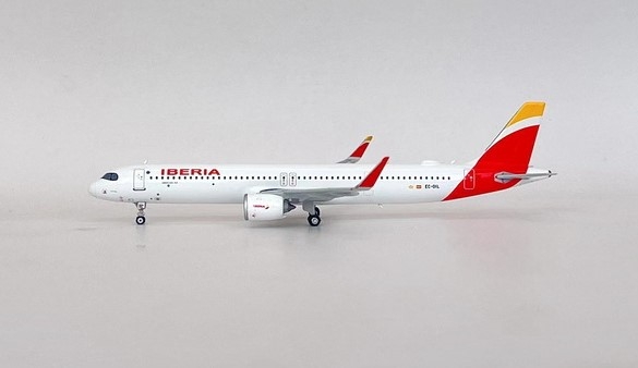 45651_phoenix-models-11925-airbus-a321neo-iberia-ec-oil-x9b-205887_0.jpg