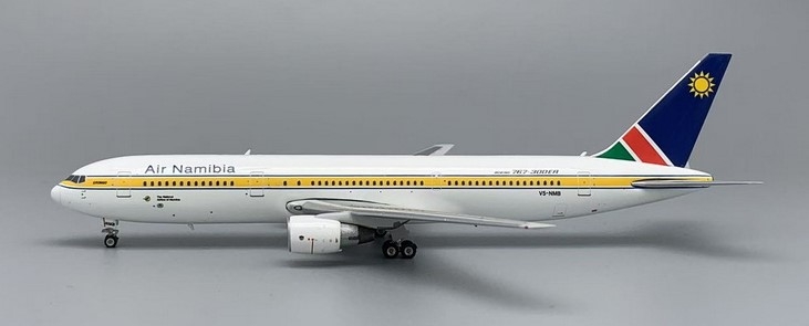 45665_phoenix-models-11948-boeing-767-300er-air-namibia-v5-nmb-x51-206706_0.jpg