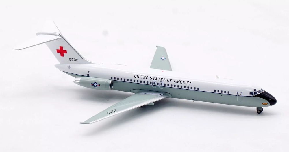 45870_inflight-200-ifc9a0880-douglas-dc9-32-c9a-usaf-nightingale-71-0880-x5e-207715_1.jpg