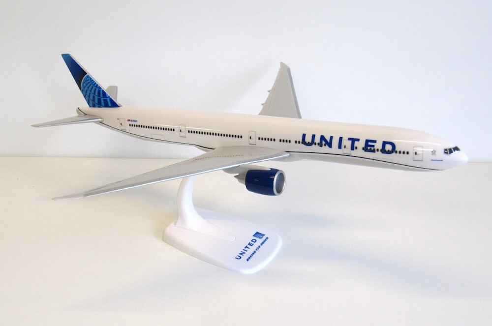 46167_ppc-224134-boeing-777-300er-united-n2352u-xe4-211624_2.jpg